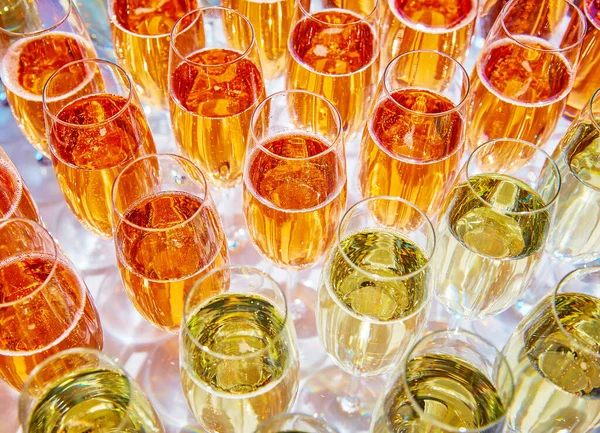 Pink White Champagne Glasses Sun — Stock Photo, Image