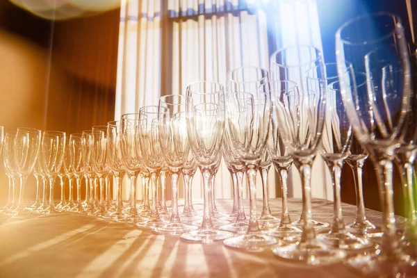 Pink White Champagne Glasses Sun — Stock Photo, Image