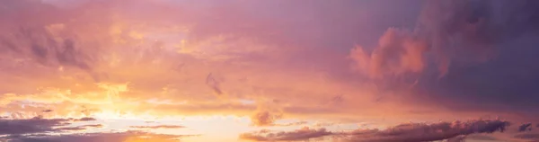 Panorama Západ Slunce Dramatickými Mraky Fialových Orande Barvách — Stock fotografie