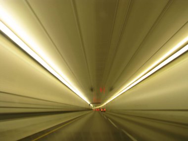 Hareket Bulanıklığı araba tünelde