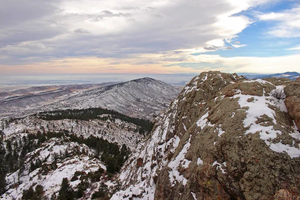 Snow covered foothills winter scene. — Stock Photo, Image