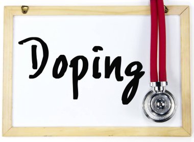 yazı tahtası üzerinde doping sözcük yazmak