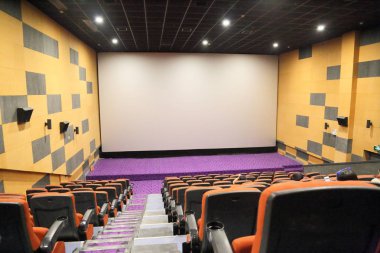 sinema kapalı ve sinema ekran 