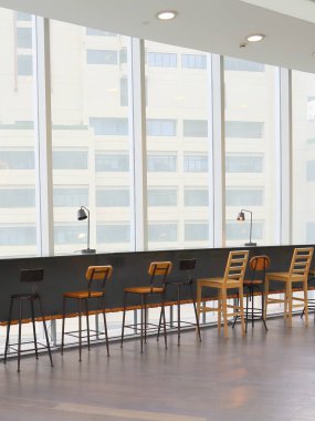 Kütüphanenin köşesinde