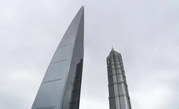 Шанхай, Китай - 2015 10 Лип Шанхайський глобальний фінансовий центр — стокове фото