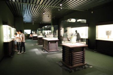 Şanghay Müzesi, Çin - 12 Temmuz 2015: Antik bronz eşya Müzesi'nde