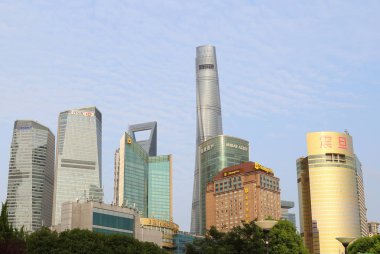Shanghai Çin - 15 Temmuz 2015: Pudong Luji gece görünümü