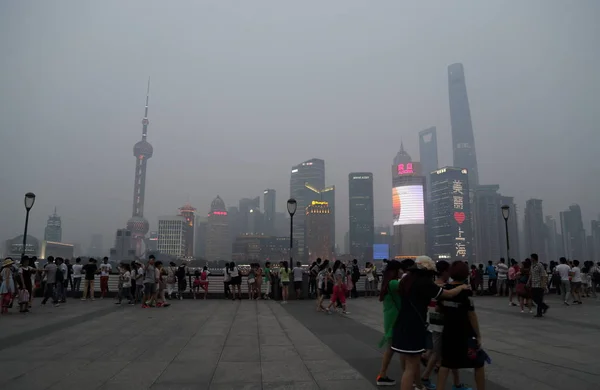 Shanghai Bund, China - July 13 2015, Pudong Lujiazui nightscape — стоковое фото
