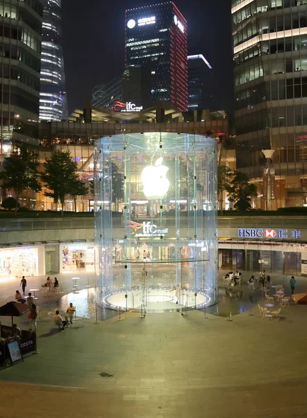 Shanghai, China - juli 14 2015: Lujiazui Apple store — Stockfoto