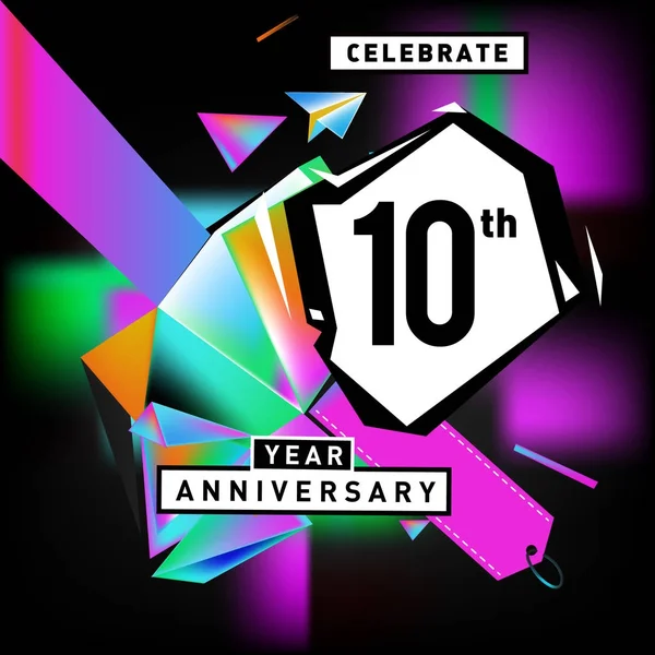 Yıldönümü Kartı renkli arka plan ile. doğum günü logosu geometrik renkli arka plan üzerinde.