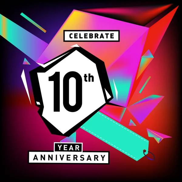 Yıldönümü Kartı renkli arka plan ile. doğum günü logosu geometrik renkli arka plan üzerinde.