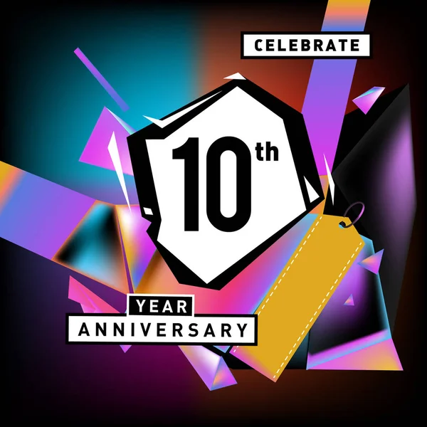 Yıldönümü Kartı renkli arka plan ile. doğum günü logosu geometrik renkli arka plan üzerinde.