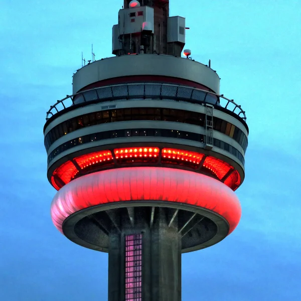 Grootste deel van de Toronto van de Cn Tower avond 2016 — Stockfoto