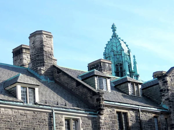 Universidad de Toronto Trinity College techo 2016 — Foto de Stock