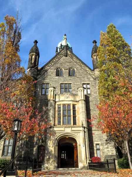 多伦多大学三一学院主要立面 2016 — 图库照片