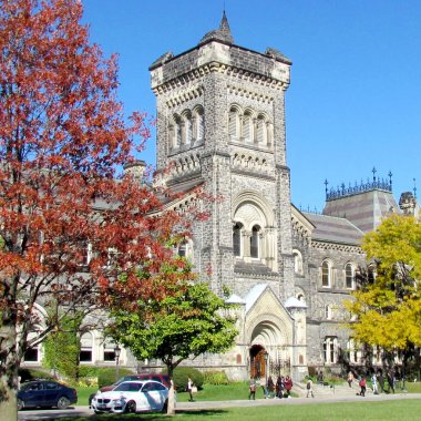 Toronto Üniversitesi ana bina merkezi bölüm 2015 
