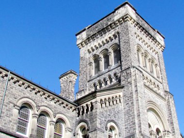  Toronto Üniversitesi ana bina bölümü 2015