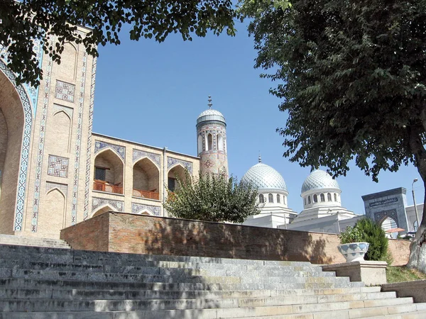 Taşkent Kukeldash Madrassah ve Juma Camii Eylül 2007 — Stok fotoğraf