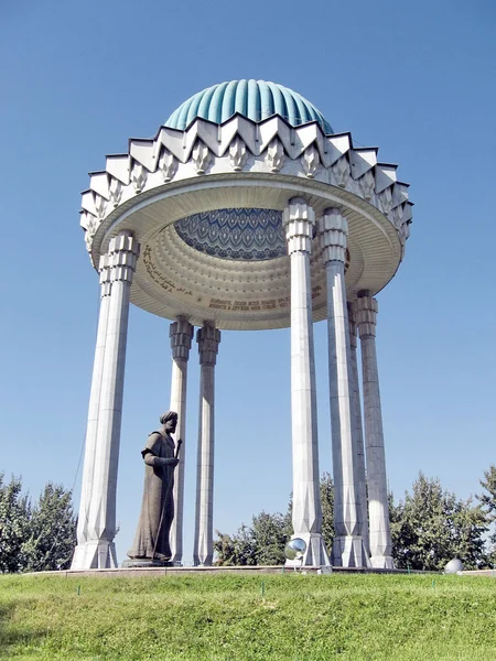 Tasjkent Alisher Navoi Memorial September 2007 — Stockfoto