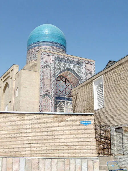 Samarkand Shakhi-Zindah blå kupol September 2007 — Stockfoto
