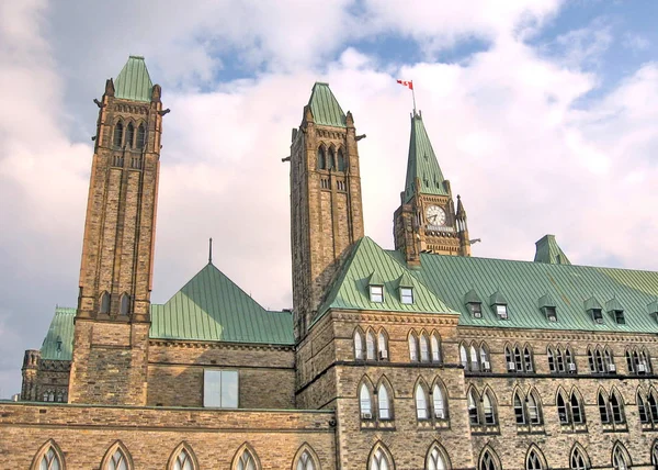 Parlamento Ottawa Towers Mayıs 2008