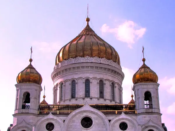 Moskvas katedral Kristus Frälsarens kupoler kväll 2011 — Stockfoto