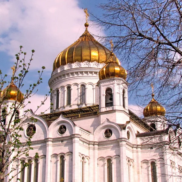 Московский собор Христа Спасителя весной 2011 года — стоковое фото