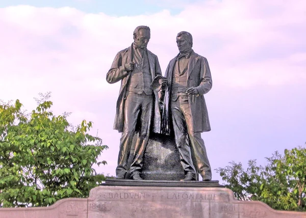 Parlamento di Ottawa Monumento a Baldwin e Lafontaine maggio 2008 — Foto Stock