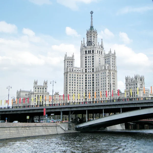 Moscow Highrise building on Kotelnicheskaya quay 2011 — Stock Photo, Image