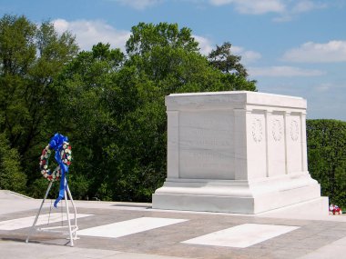 Arlington mezarlığı Türbesi meçhul asker ve garland 2010