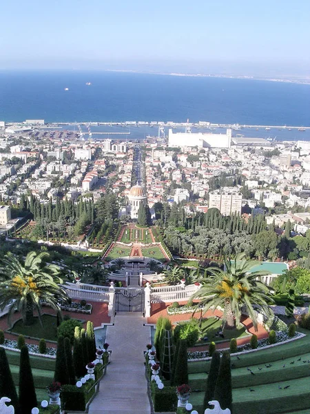 Haifa Bahai Gardens a přístav září 2006 — Stock fotografie