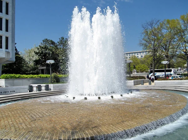 华盛顿喷泉在罗伯特·莱瑟姆欧文公园2019年 — 图库照片