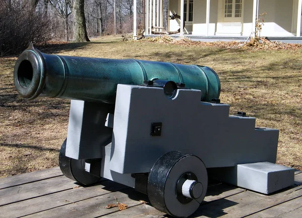 Toronto High Park Colborne Lodge cannon 2010 — Stock Photo, Image