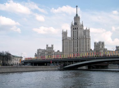 Moskova Kotelnicheskaya quay 2011 akşam