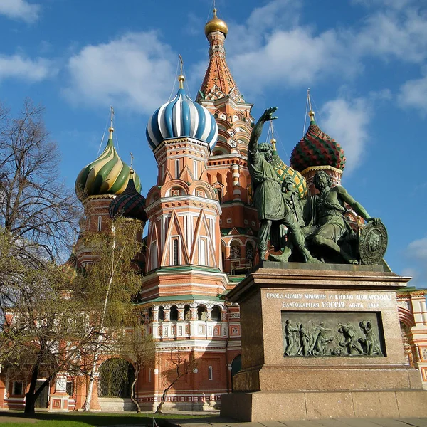 2011 年 5 月莫斯科米宁和波扎尔斯基纪念碑 — 图库照片