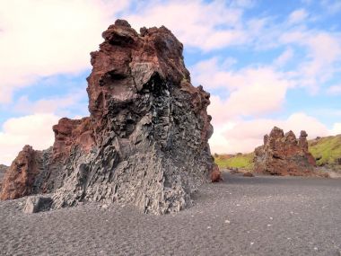 İzlanda Londrangar kaya oluşumu 2017 