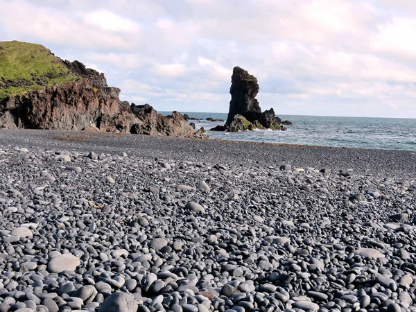 Island Londrangar Blick auf Felsformationen 2017 — Stockfoto
