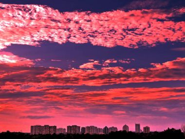 Thornhill kırmızı günbatımı 2016 bulutlara