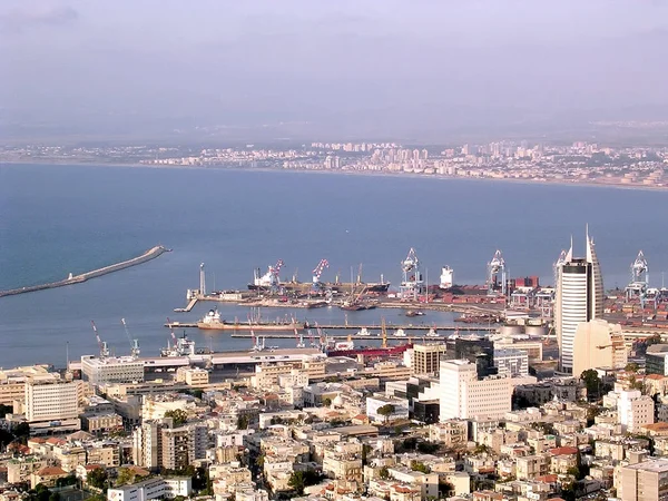 Ciudad de Haifa cerca del mar 2003 — Foto de Stock