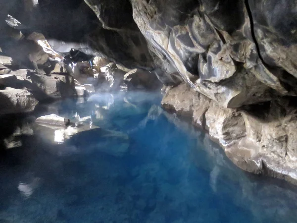 İzlanda Grjotagja mağara 2017