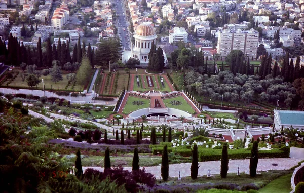 Haifa bahai gärten und schrein von bab mai 2002 — Stockfoto