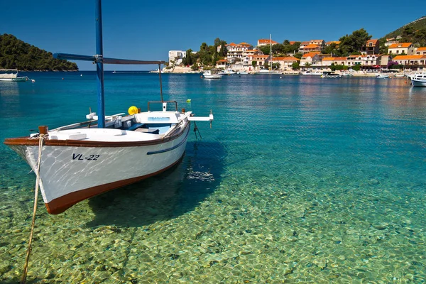 Brna vissersdorp, Korcula eiland zeegezicht — Stockfoto