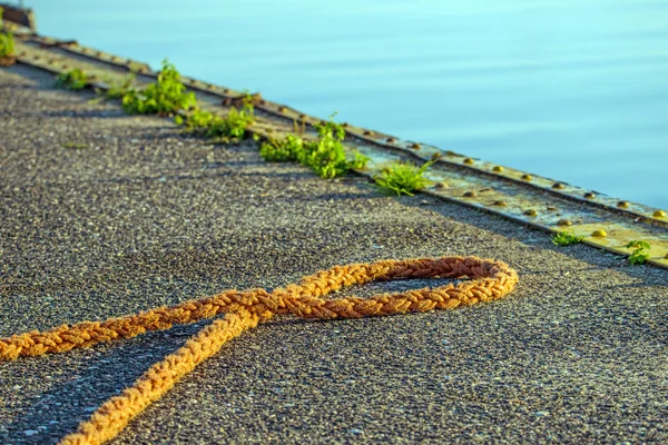 Mooring lijn in een haven — Stockfoto