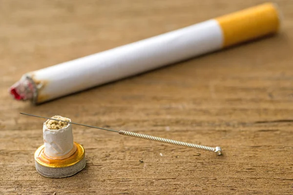 Akupunktúra a dohányzásról való leszokáshoz — Stock Fotó