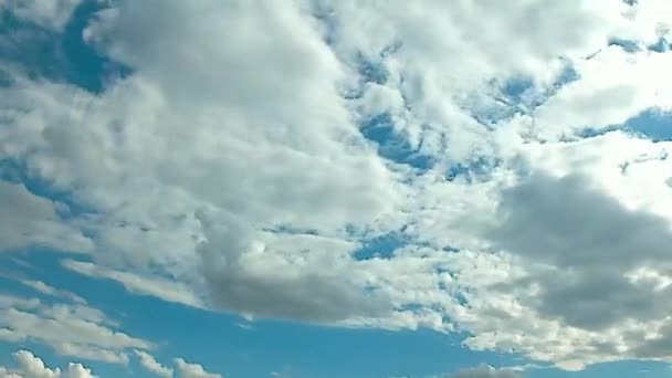 Lucht met wolken — Stockvideo