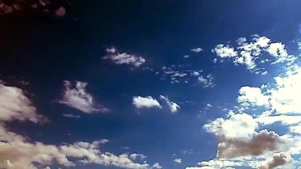 Bulutlu gökyüzü — Stok video