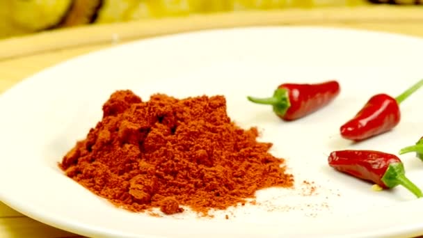 Peperoncino su tavola girevole — Video Stock