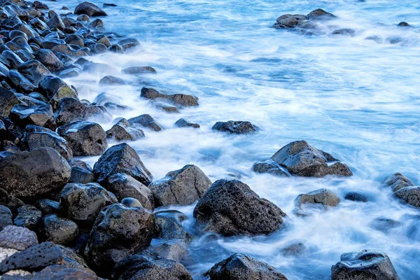 Surfen op de Atlantische Oceaan bij langdurige blootstelling — Stockfoto