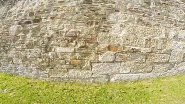 Историческая стена монастыря — стоковое видео
