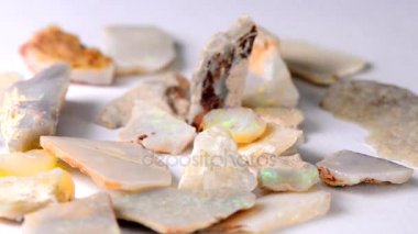Opal, taş üzerinde tablo açın.
